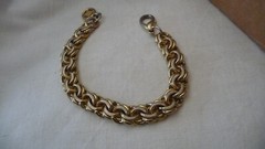 A#1110X vtg Costume BRACELET GOLD TONE CHARM BRACELET ( no charms ) 6 1/2″ L GG