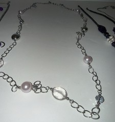 Costume Jewelry Lot 4 Necklaces, 1 Pair Matching Earrings