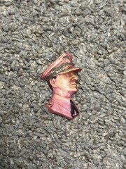 Vintage US ARMY General MacARTHUR Figural Silhouette Pin Brooch- Used!!!
