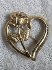 Princess Diana Memorial Heart Rose Brooch Gold Tone Legacy Love RDC Signed