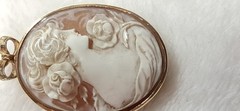 Vintage 14K Yellow Gold Solid Cameo Brooch 10.6 grams