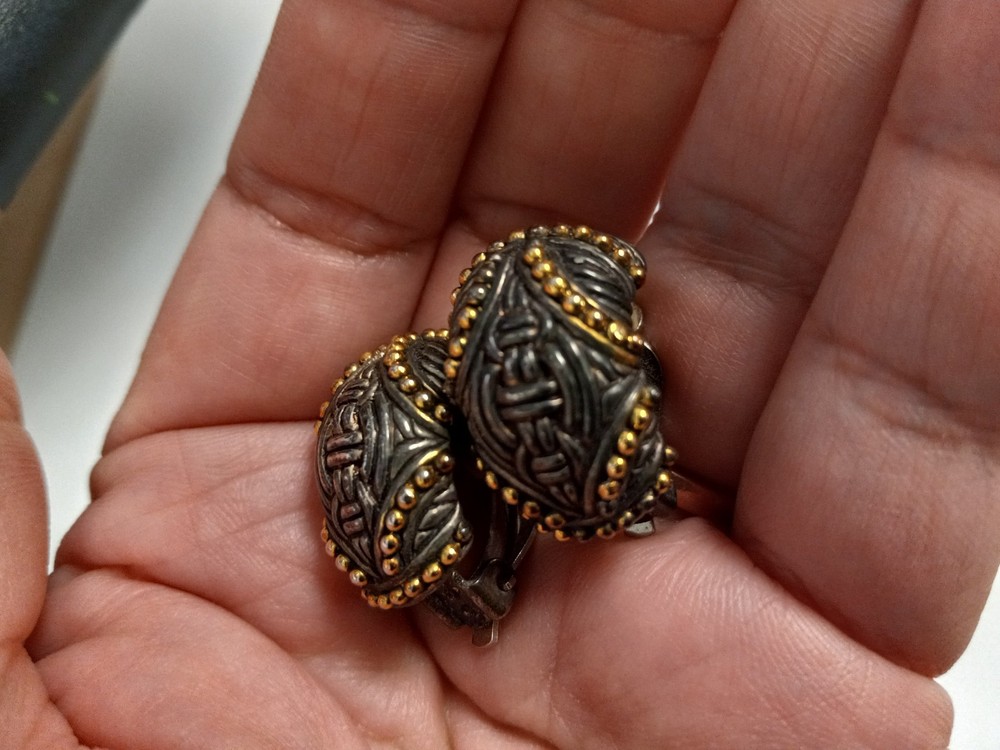 Vintage Domed Y2K 1980-1990’s Design Era Imitation Clip-On Earrings BlendJewelry