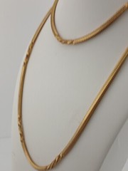 SARAH COV 1970s gold tone 32 in Unique Twist design box closure chain necklace