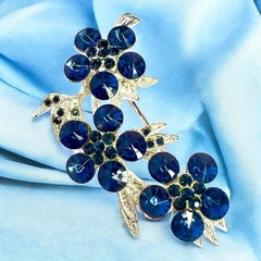 Topaz Sapphire Blue Color Crystal Rhinestone Floral Pin Brooch Silver Tone Vtg