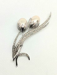 Jay Strongwater Floral Brooch Pearl And Rhinestone Crystal Stem Silver Tone Pin