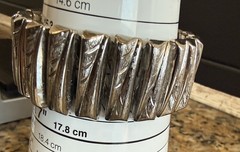 Monet Designer Signed Silver Tone Stretchable Bracelet Size 6” Vintage