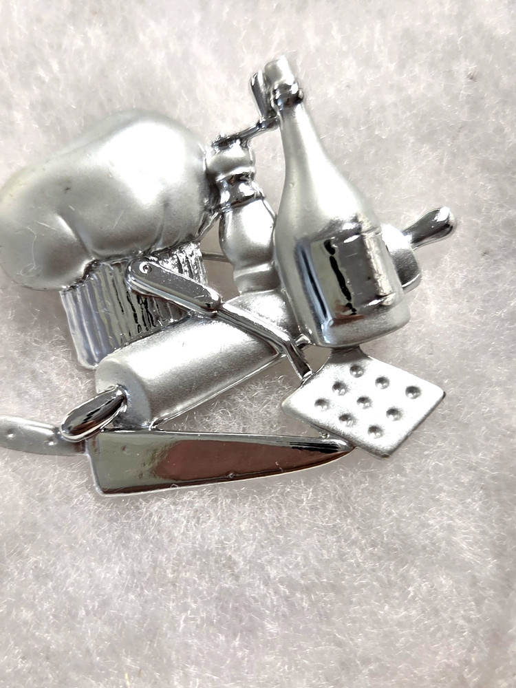 Vtg AJC silver tone Chef Hat supply Pin
