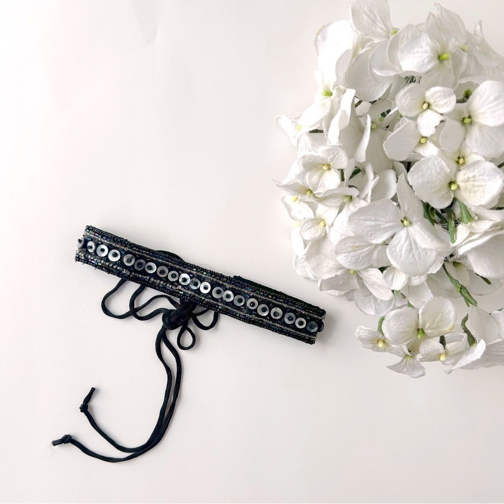 Vintage 90s beaded choker