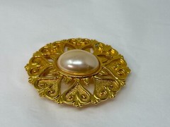 Vintage Large Signed LR Lady Remington Gold Tone Faux Baroque Pearl Brooch Pin