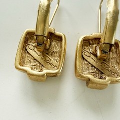OSCAR DE LA RENTA Leverback Dangle Earrings : Matte Gold, Green + Brown Crystal