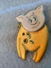 RARE Vintage Tona Signed Articulated Pig Brooch Jonette Jewelry (JJ)Mold Variant