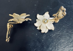 Vintage Coro Caramel Enamel Flower Clip On Earrings Gold Tone 1950s Signed