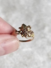 Vintage Artisan 10k Floral Grape Leaf Black Hills Gold Ring 1.4g Size 4