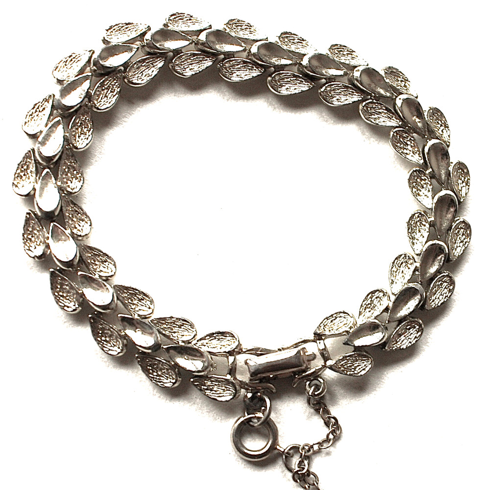 Vintage Coro Silver Tone Bracelet Tiny Leaf Links 7″