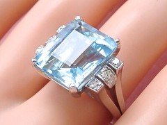 VINTAGE 12.75 ct AQUAMARINE .34ctw DIAMOND SHOULDERS PLATINUM COCKTAIL RING 1950