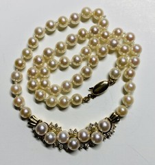 14k Yellow Gold 6.5mm pearl strand and Diamond 1.00ct Necklace 17-1/2″ Long