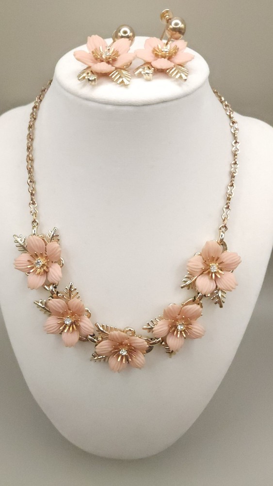 Vintage 1950s Pink Thermoset Flower Necklace & Screw Back Earrings Jewelry Set