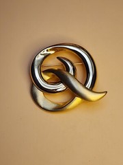 Vintage TONA Signed Gold Tone Swirl Brooch Pin Brushed & Gloss FREE $HIPPING!!!
