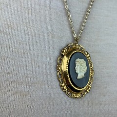 Vintage Black & White Cameo Pendant Necklace Gold Tone Germany Clasp 23″