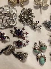 Lot Mixed Vintage Jewelry Pins Clip Earrings + Very Good Condition