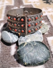Vintage Tibetan/Himalayan Silver Alloy Coral Hinged Bangle Bracelet-68.2g-8.1″