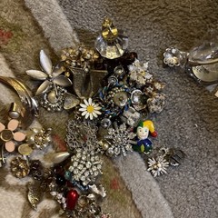4.5 Lbs Vintage Jewelry Lot For Wear Or Harvest Broken Many Brooches , 4Crafting