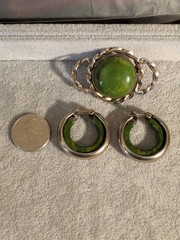 2 Vintage Bakelite End Of The Day Green Earrings and Pin Lot. Metal and Bakelite