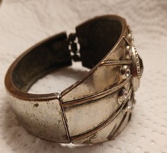 Vintage Silver tone rhinestones and black cabochon stone cuff bracelet