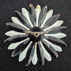Vintage Black & White Double Layered Daisy Flower Brooch Pin 3″ Mod 60s Retro