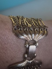 Vintage Coro 1940s-1950s Pegasus Gold Tone Multi Strand Liquid Chain Bracelet