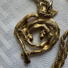 Vintage Goldtone Romantic Ivy Leaf Heart Pendant w Large Fancy Chain
