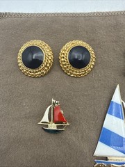 Vintage Mixed Lot of Brooches Pins Animals Gold and Silver Tone Ocean Theme