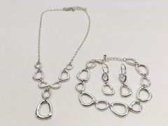 SAQ Jewelry Set Necklace Earrings Bracelet Silver Tone Gorgeous D2611