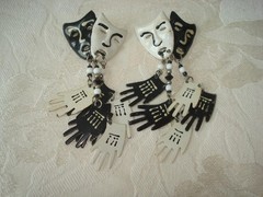 Black White Comedy Tragedy Theatrical Mask Gloves Pierced Dangle Earrings KJ
