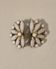 Vintage Goldtone White Navette Brooch And Clip-on Earrings Set Juliana Style