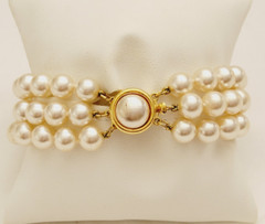 Vintage Glass Faux Pearls 3 Strands Gold Tone Box Clasp Bracelet 7″ L – 8mm