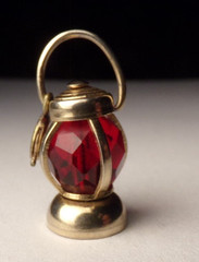 VTG 1960’S SILVER PLATE RED CUT CRYSTAL RAILROAD LATTERN BRACELET CHARM