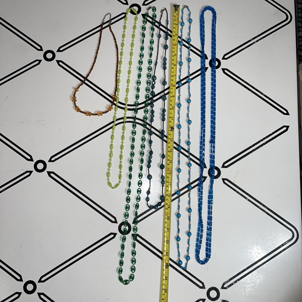 LOT VTG bead necklaces Plastic, Lucite? & Glass beads (Various Colors) Lot Of 6