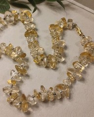 Vtg Baroque Translucent Clear/Yellow “Blobby” ACRYLIC Beaded 15″ Necklace!
