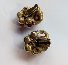 Mode-Art Company Vintage Clip Earrings Gold Tone And Faux Pearl & Signed