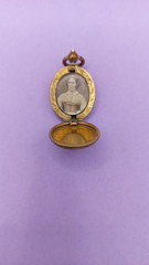 NO TARIFFS Antique Gold Tone Photo Locket Pendant Pocket Watch Fob Vintage