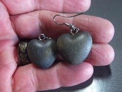 1 Pair Old .75″in Dangler Wood Hearts grayish Black