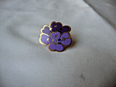 Vintage Cloisonne Cherry Blossom Purple & Lavender Enamel Gold Tone Scarf Clip