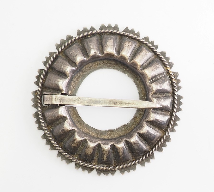 Antique 875 silver round ethnic traditional scarf shawl pin brooch Latvia
