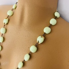 Crown Trifari Green Faux Jade Lucite Bead Beaded Long Gold Necklace 60s 36“ 1214