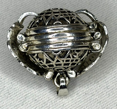 Vtg Accordion Sphere Ball Locket Pendant Holds 4 Photo Numbered 1 2 3 5 Error