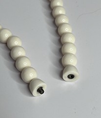 1970-80s Cream Plastic Graduated Beaded Necklace 24 In