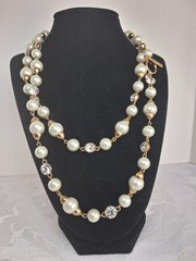 Vintage Givenchy pearl and crystal statement Rich mom necklace Ivory gold 20 in