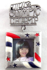 NOS VTG c1980’s DANECRAFT FUTURE OLYMPIC CHAMP PHOTO FRAME SPORTS MOM BROOCH PIN