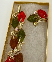 mid century jelly lucite goldtone leaves bracelet earring set orange green & ab